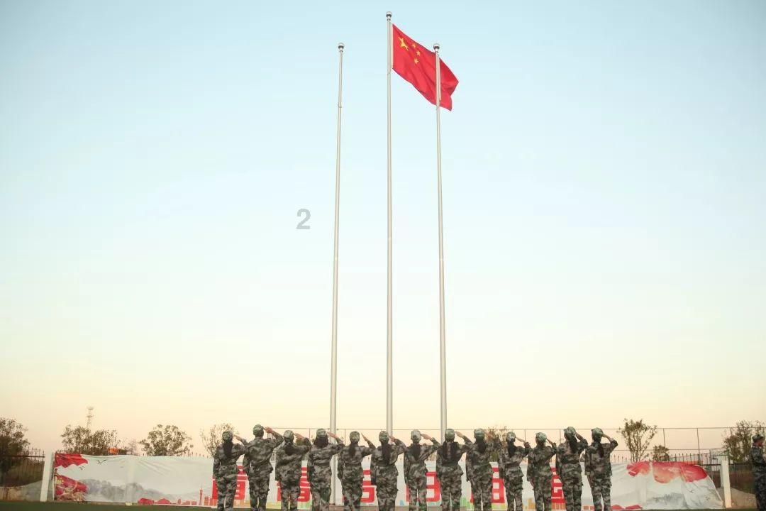 铁警春运现场提醒“安全”:打开旅客身后的双肩包取走钱包,对方浑然不觉